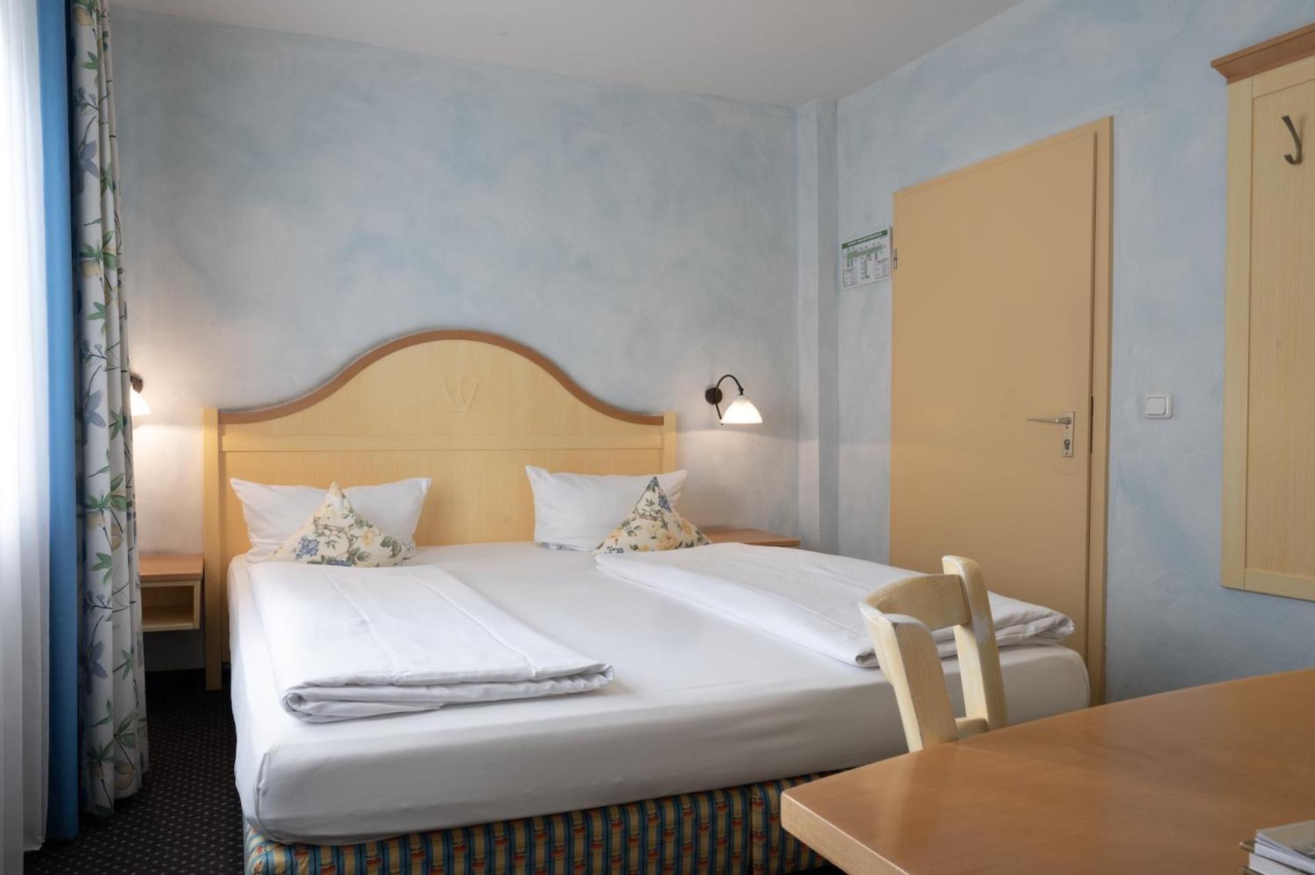 Landhotel 3Kronen Adelsdorf Eksteriør billede